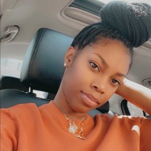 Meet your Posher, Ashley 😘💋💄